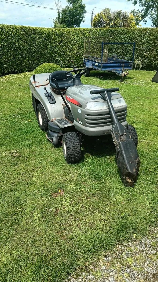 Craftsman hydrostatic 16.5hp Briggs engine - Image 3