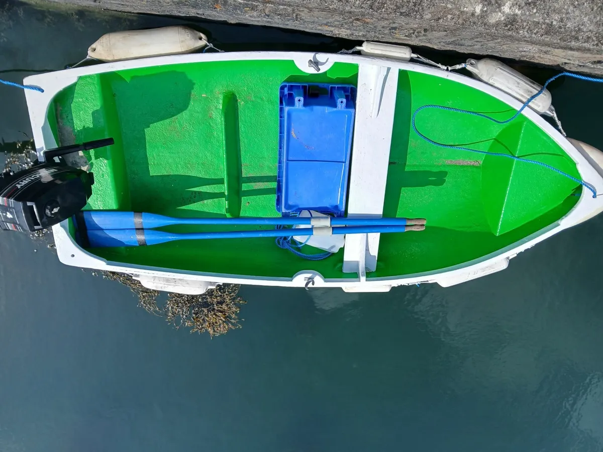 Boat and outbord - Image 1