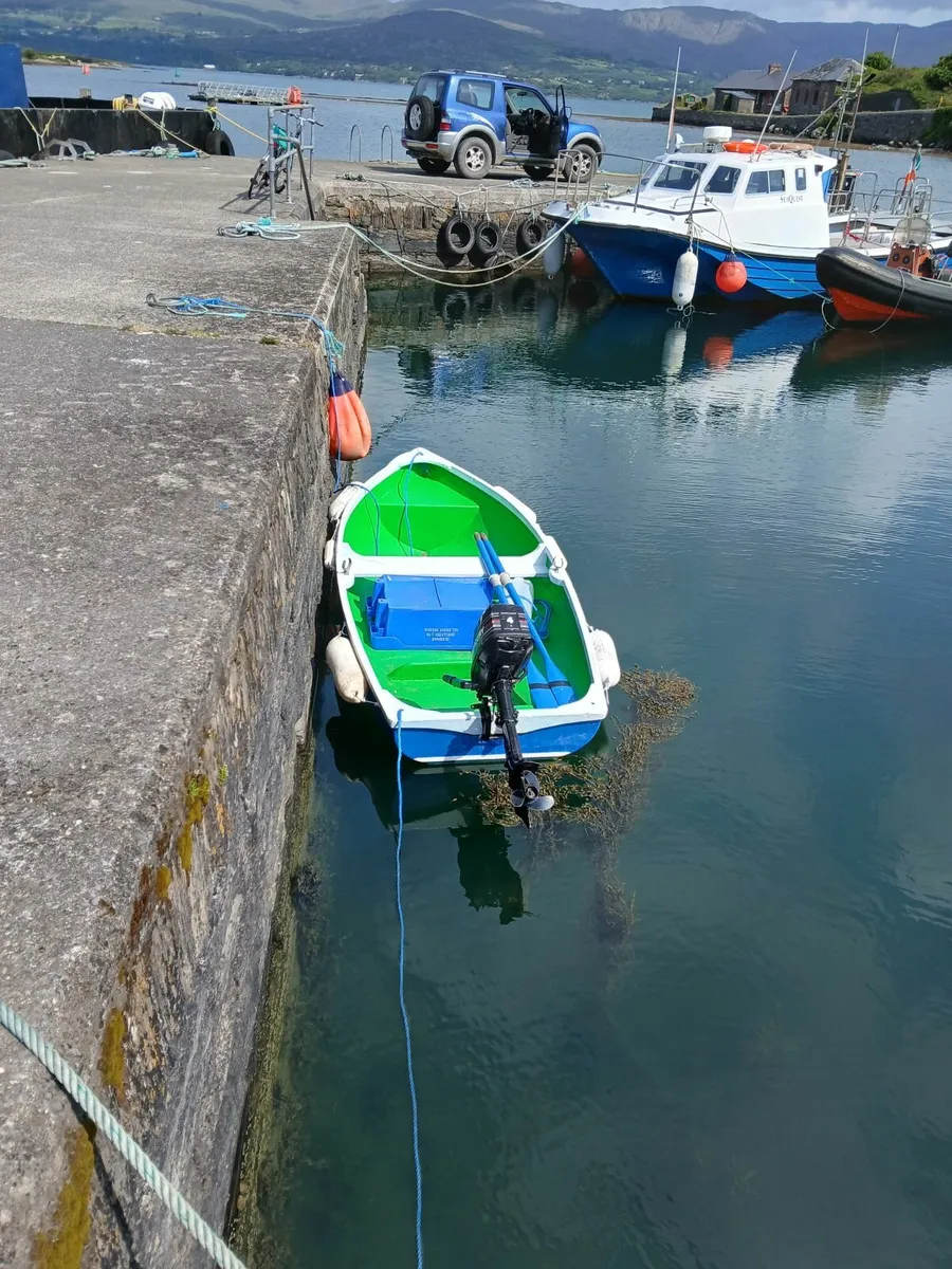 Boat and outbord - Image 4