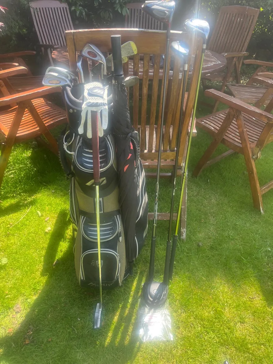 Golf Bag & Full Set of Iron, Woods and Putter - Image 3