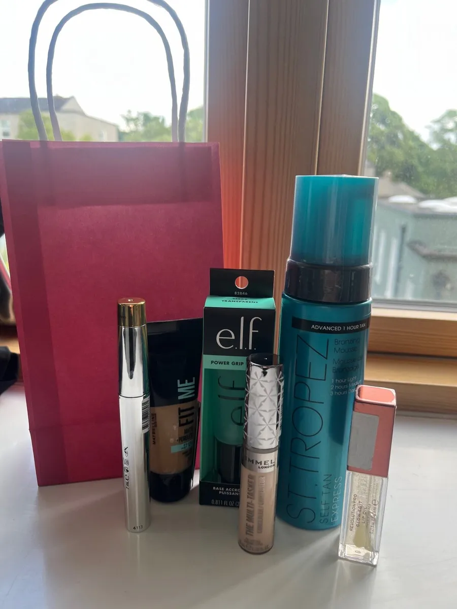 Makeup bundles new & sealed - Image 1