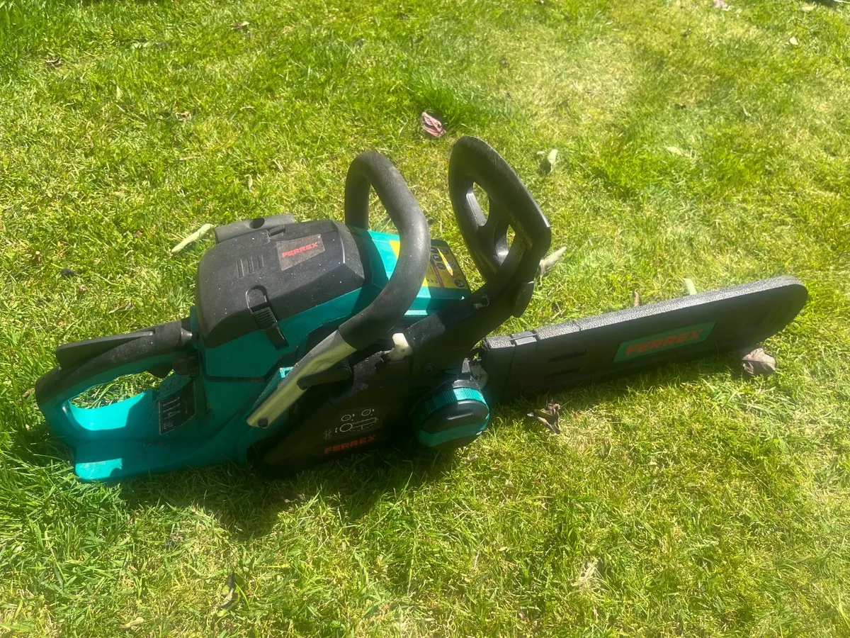 Ferrex Chainsaw - Image 1