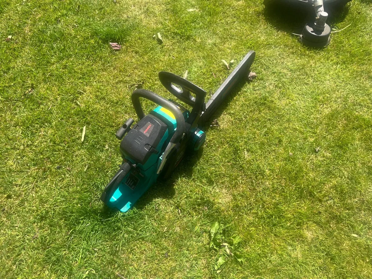 Ferrex Chainsaw - Image 2