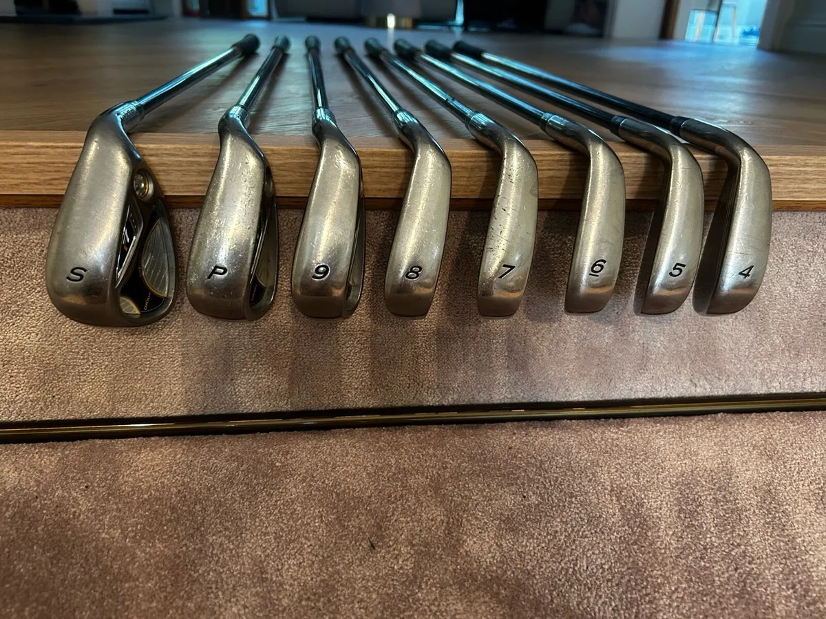 Taylor made R7 irons 4-sw - Image 1