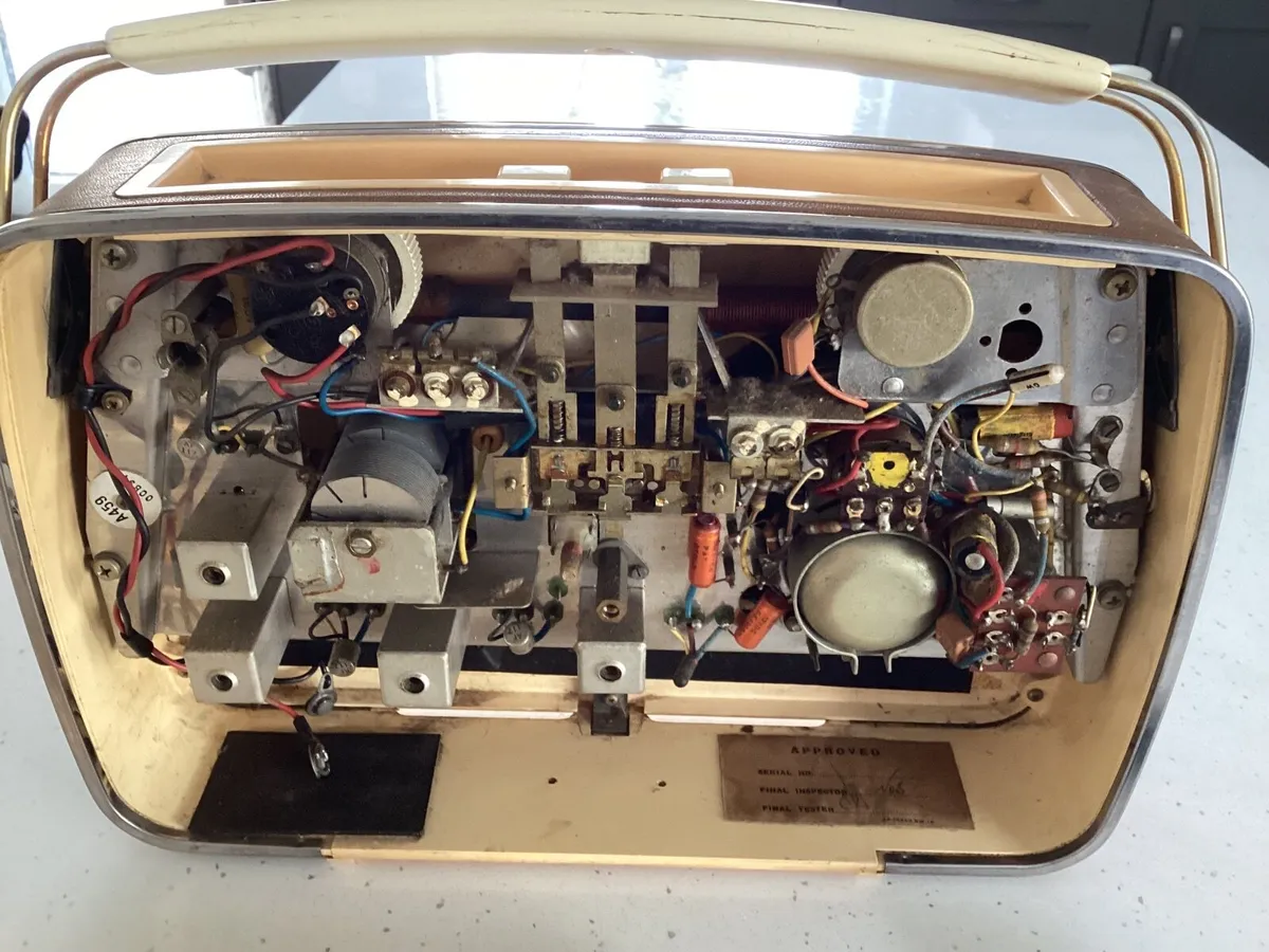 Old Bush Transistor Radio - Image 4