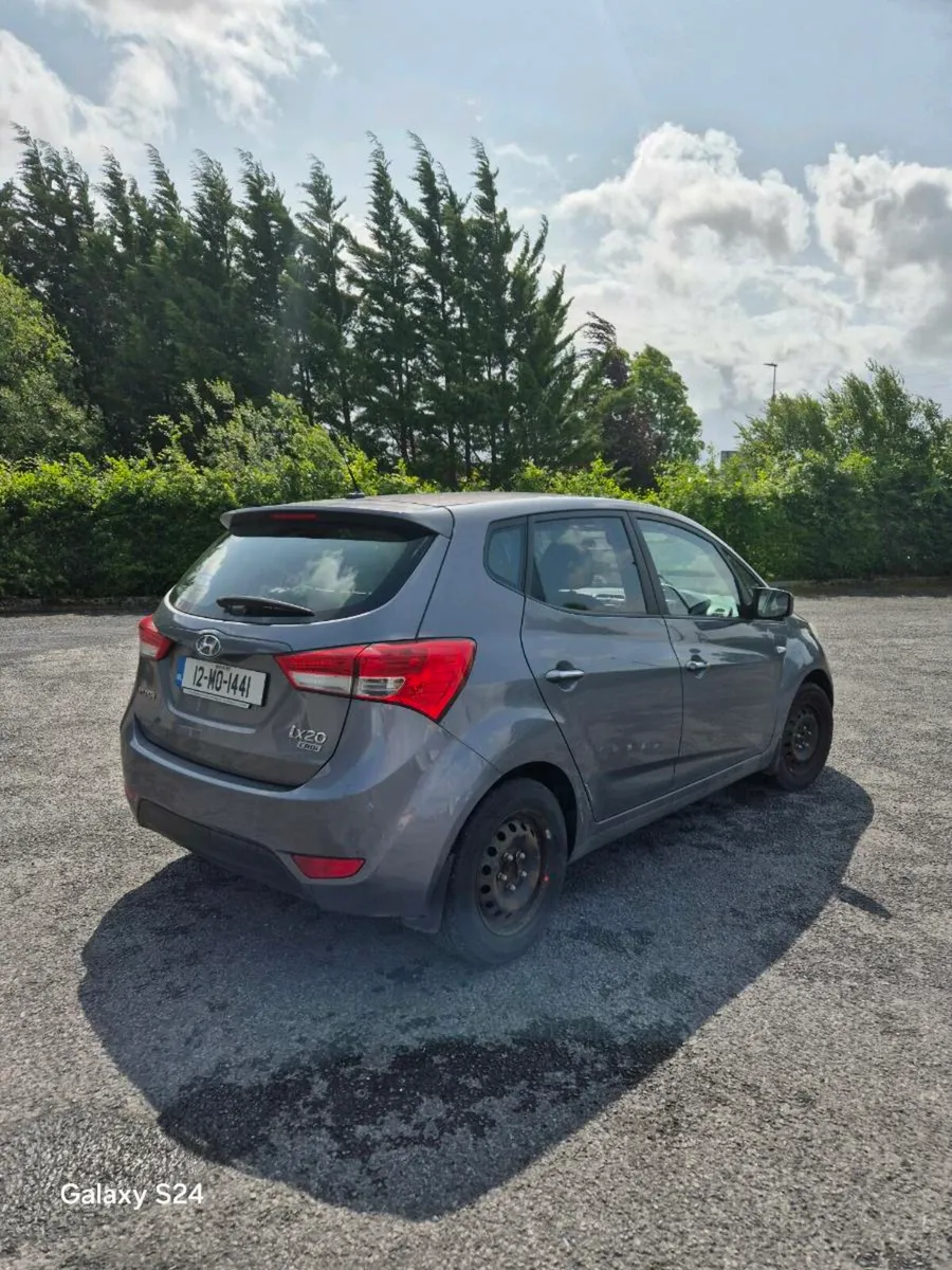 Hyundai  IX 20 Diesel 2012 - Image 4