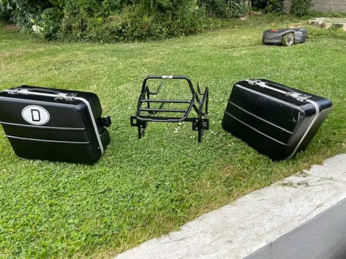 Motorcycle Panniers and frame - Image 1