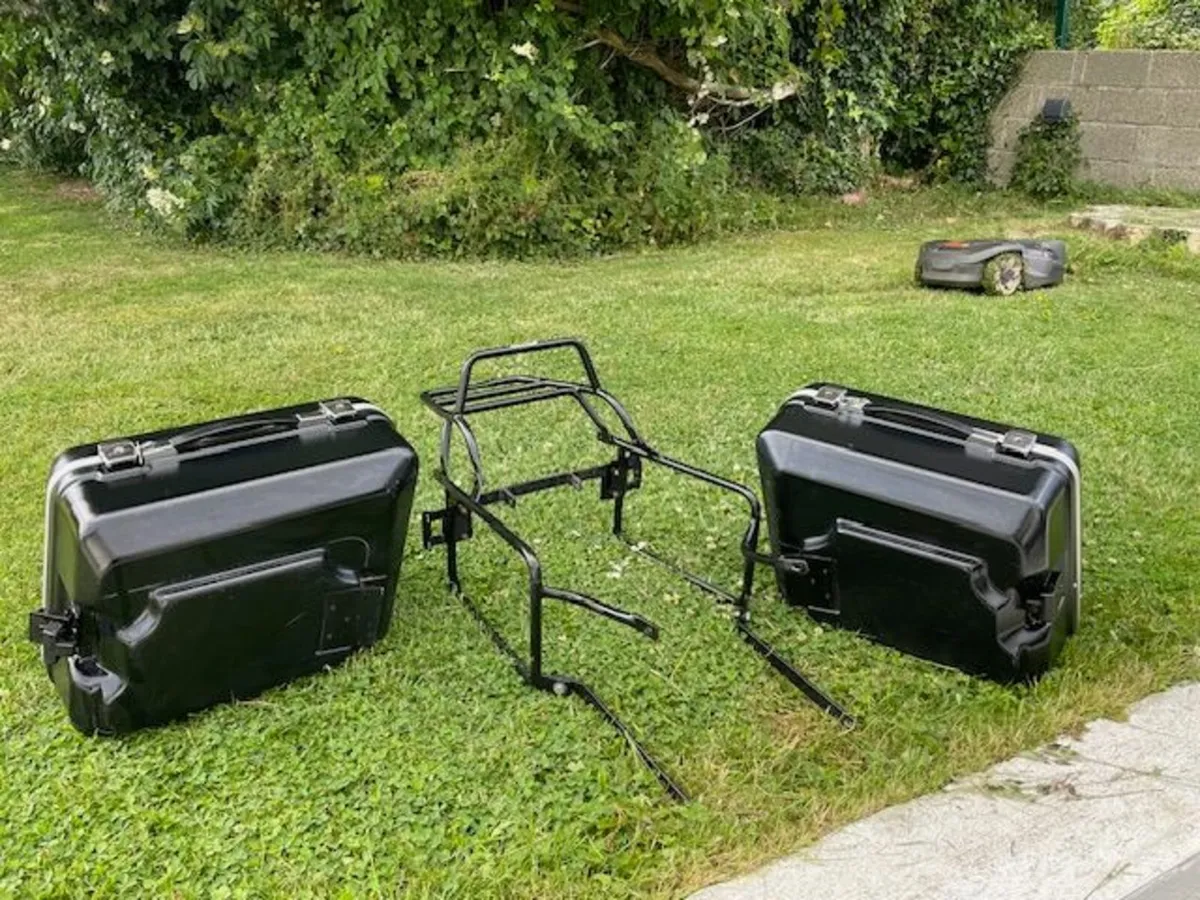 Motorcycle Panniers and frame - Image 3