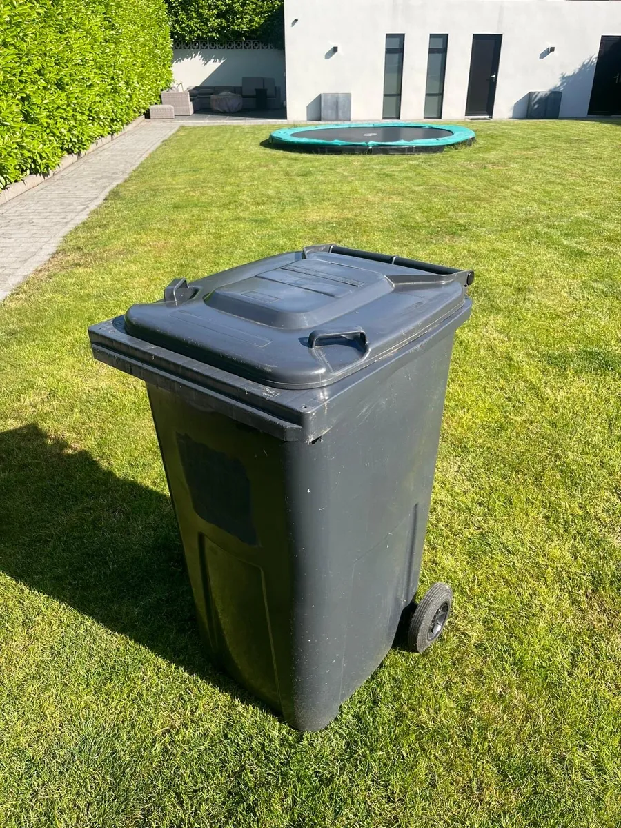 Wheelie bin 240l - Image 1