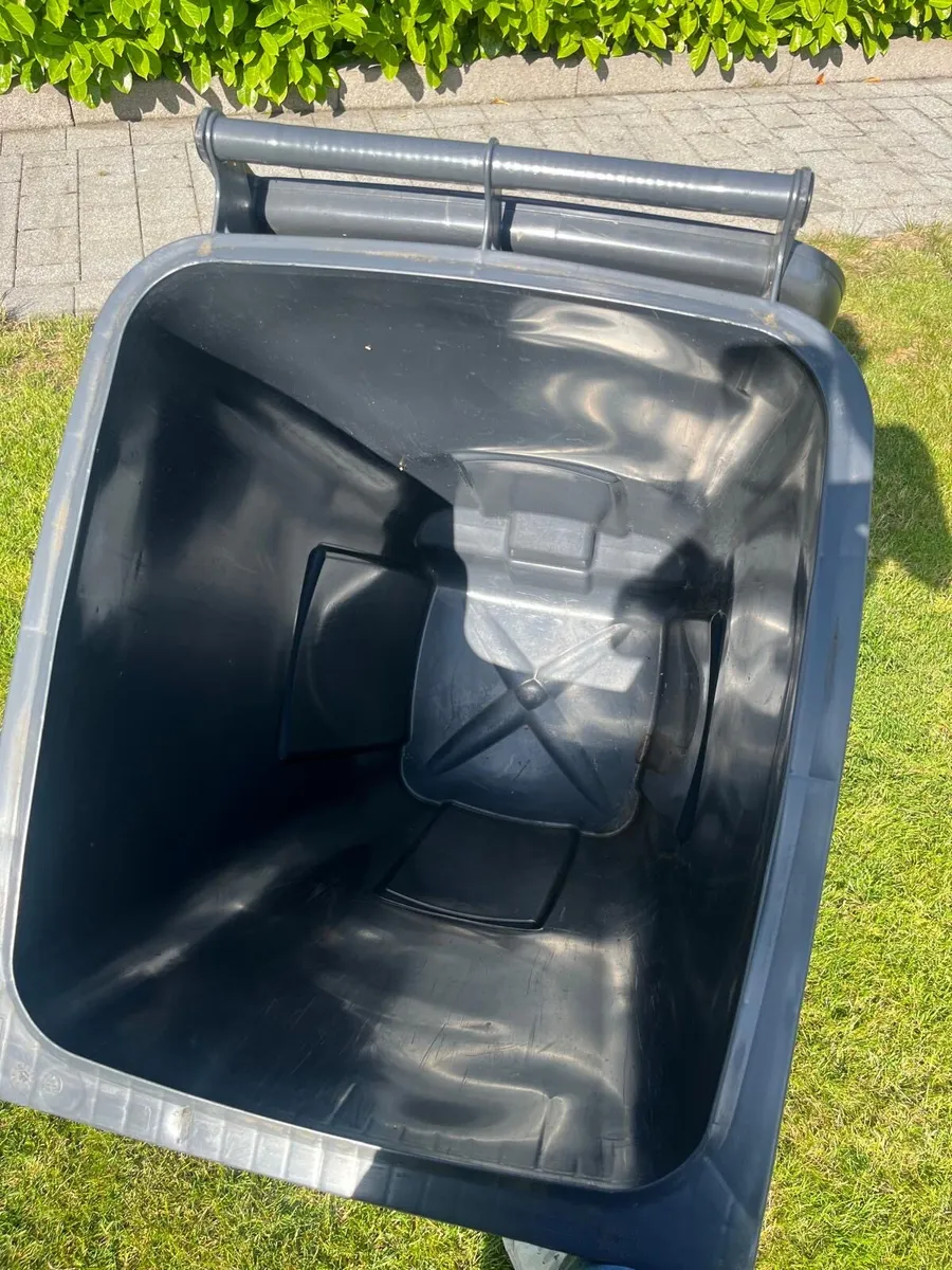 Wheelie bin 240l - Image 2