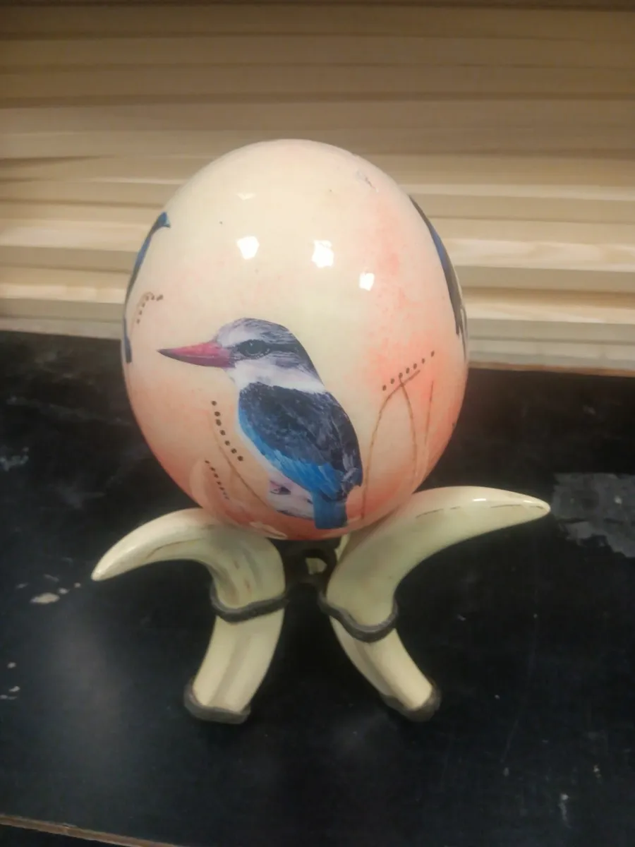 Paknted ostrich egg on stand - Image 1