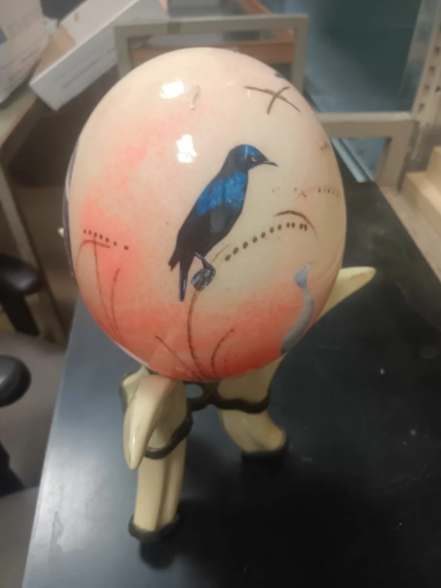 Paknted ostrich egg on stand - Image 3