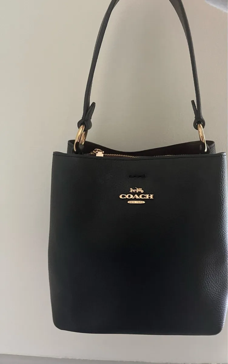 Coach bucket Small Town Handbag - authentic - Image 1