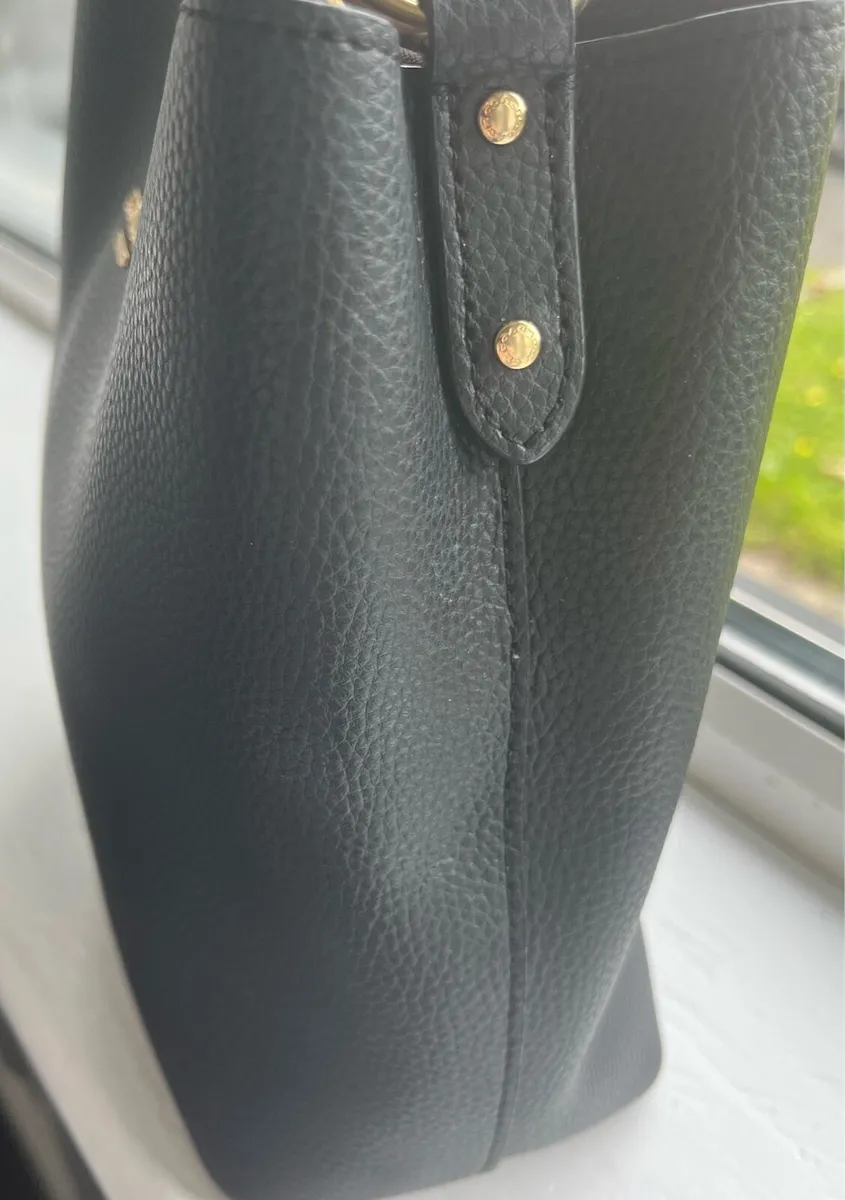 Coach bucket Small Town Handbag - authentic - Image 2