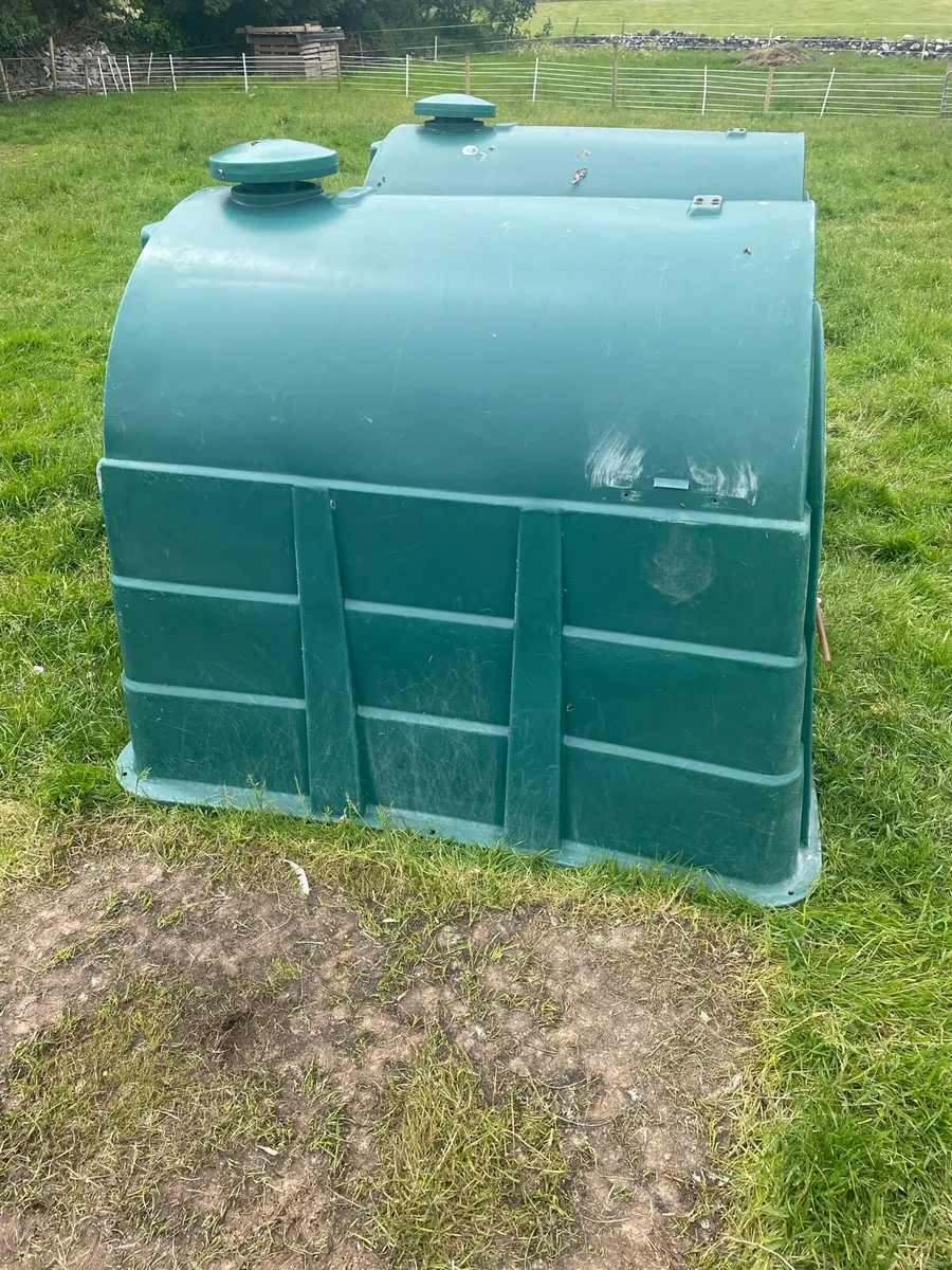 JFC calf hutches - Image 1