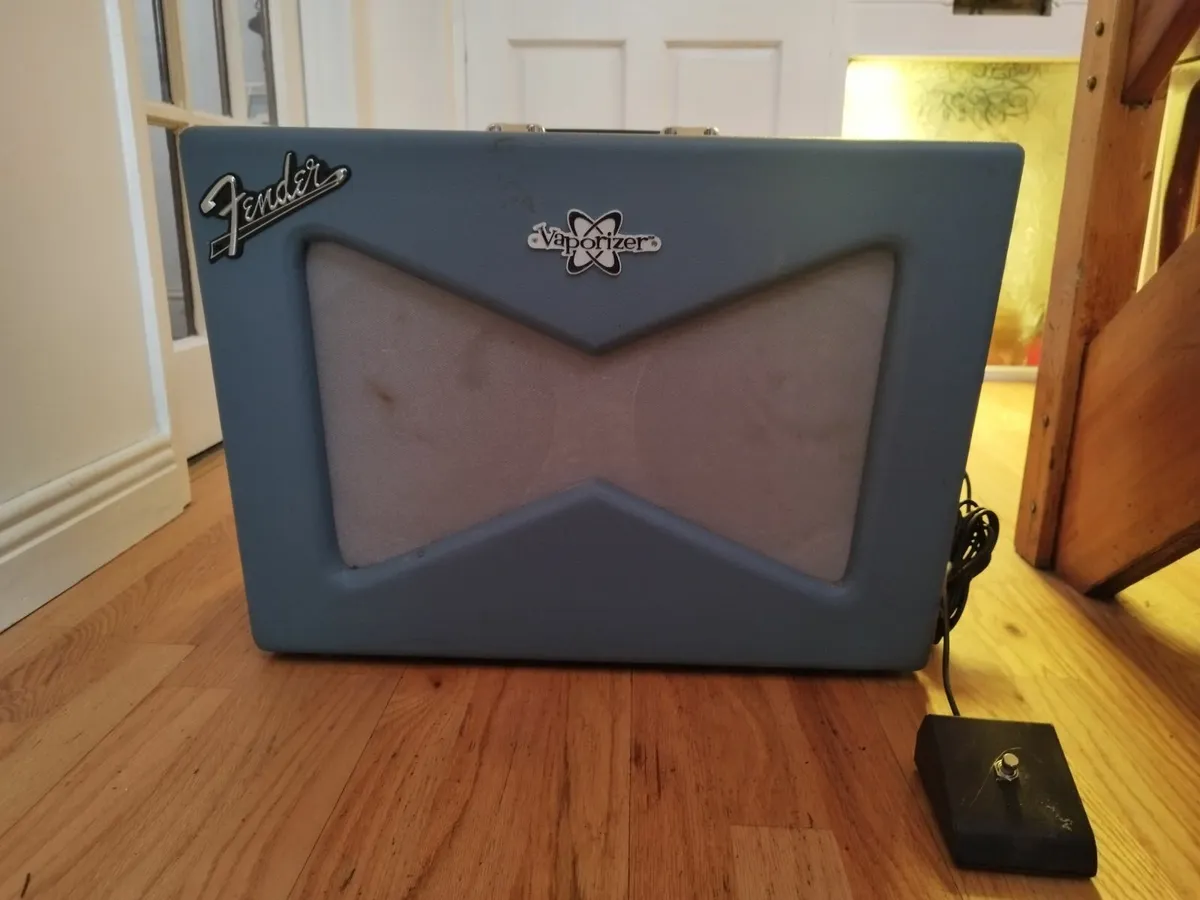Fender vapouriser tube guitar amp - Image 1