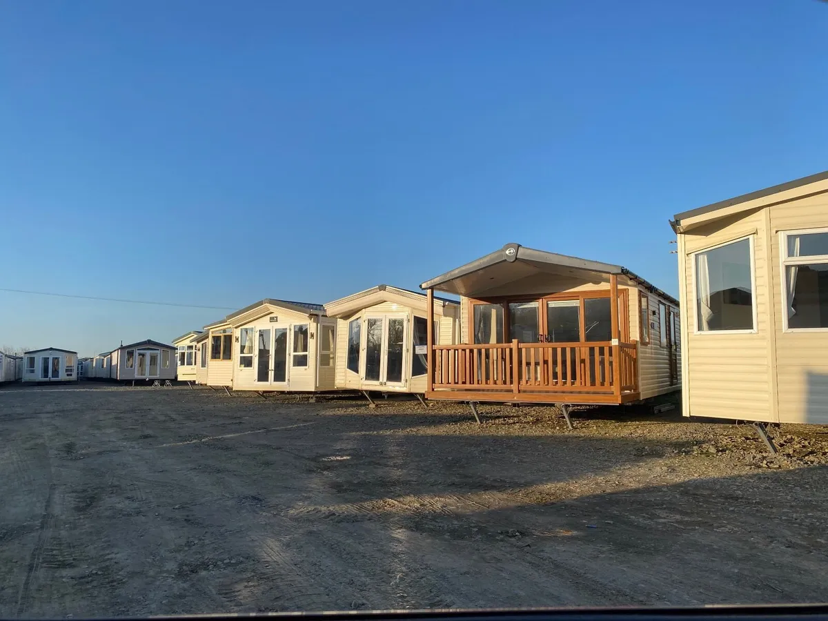 Huge selection of mobile homes for sale off site - Image 2