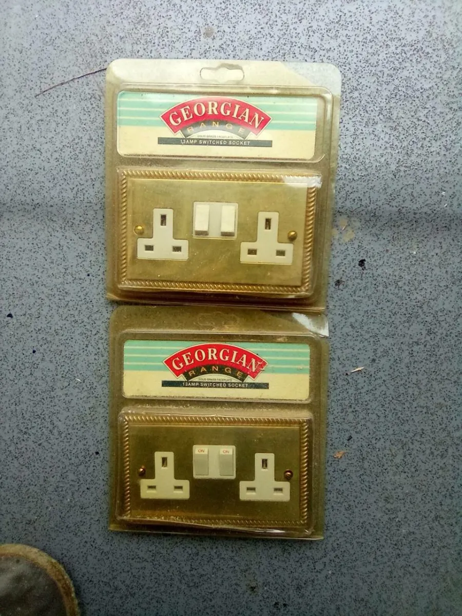2  NEW.  BRASS. TWIN. AND  1  SINGLE  SOCKET - Image 3