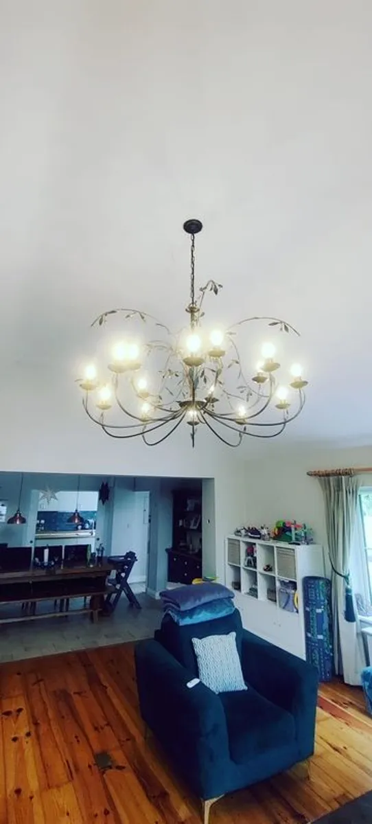 Light fixture - Image 1