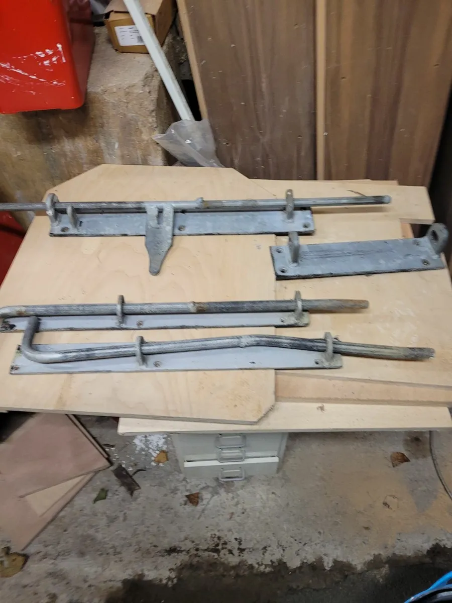 Iron mongerie - Image 1