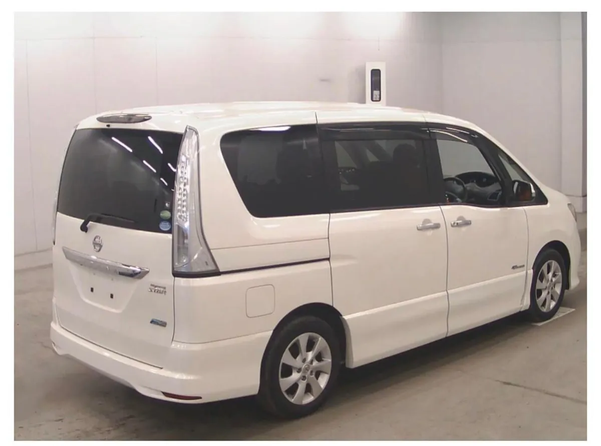 Nissan serena 2013 8 seater hybrid - Image 3