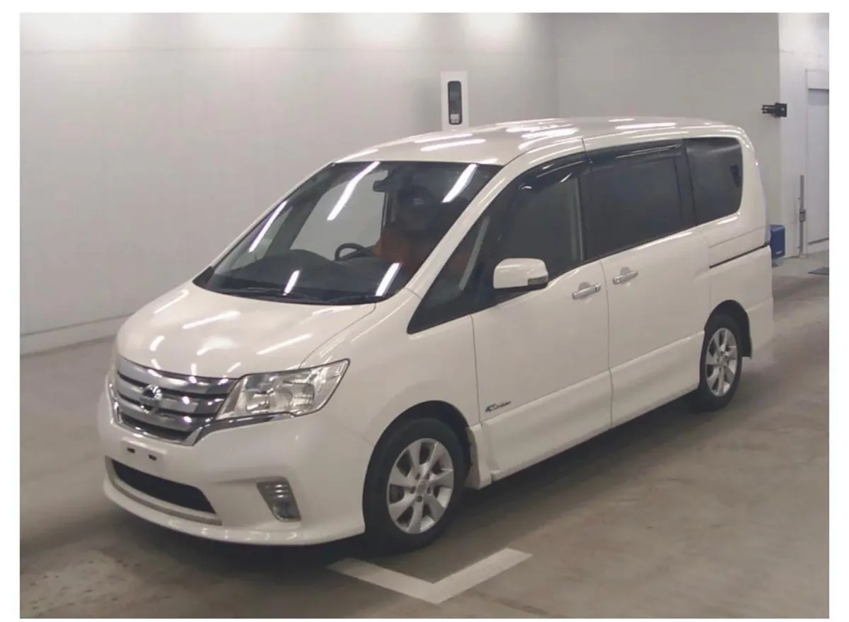 Nissan serena 2013 8 seater hybrid - Image 2