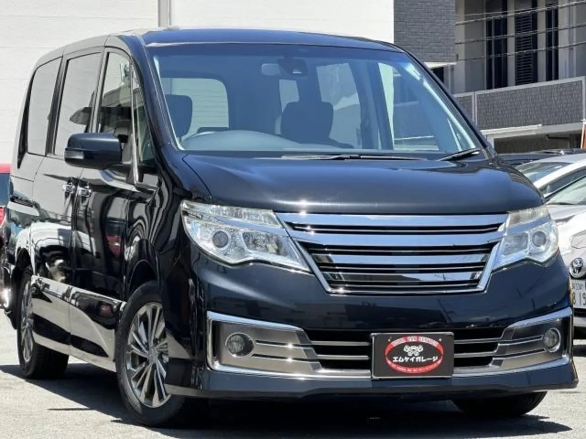 Nissan serena 2013 8 seater hybrid - Image 1