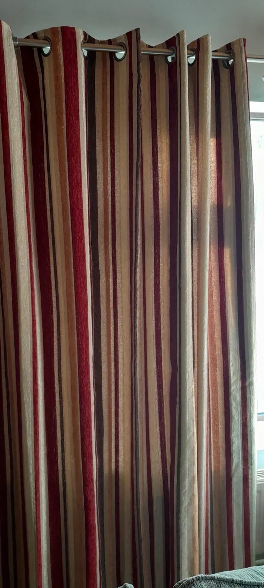 Curtains - Image 2
