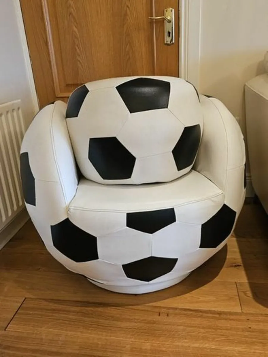 Football Sofa with Foot Stool - Image 3
