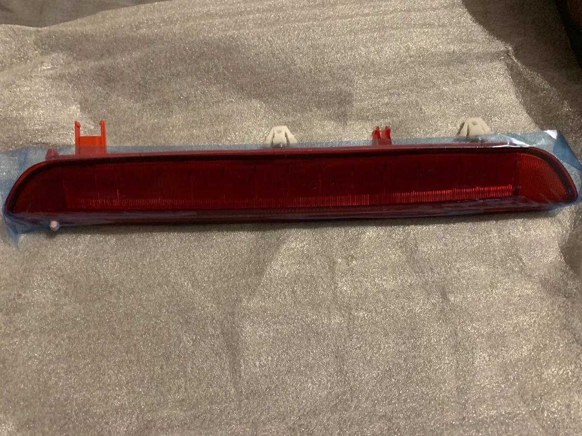 Skoda Estate Center Brake Light - Image 4