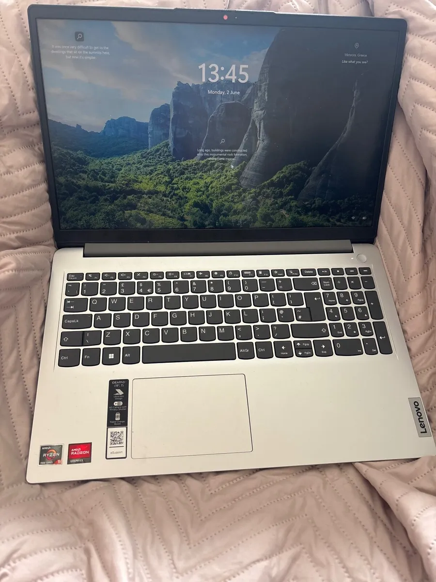 Laptop - Image 2