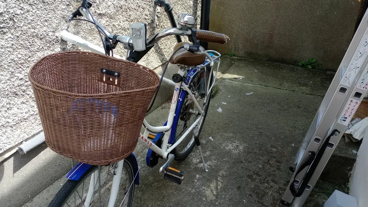 Ladies Bike with basket - Image 1