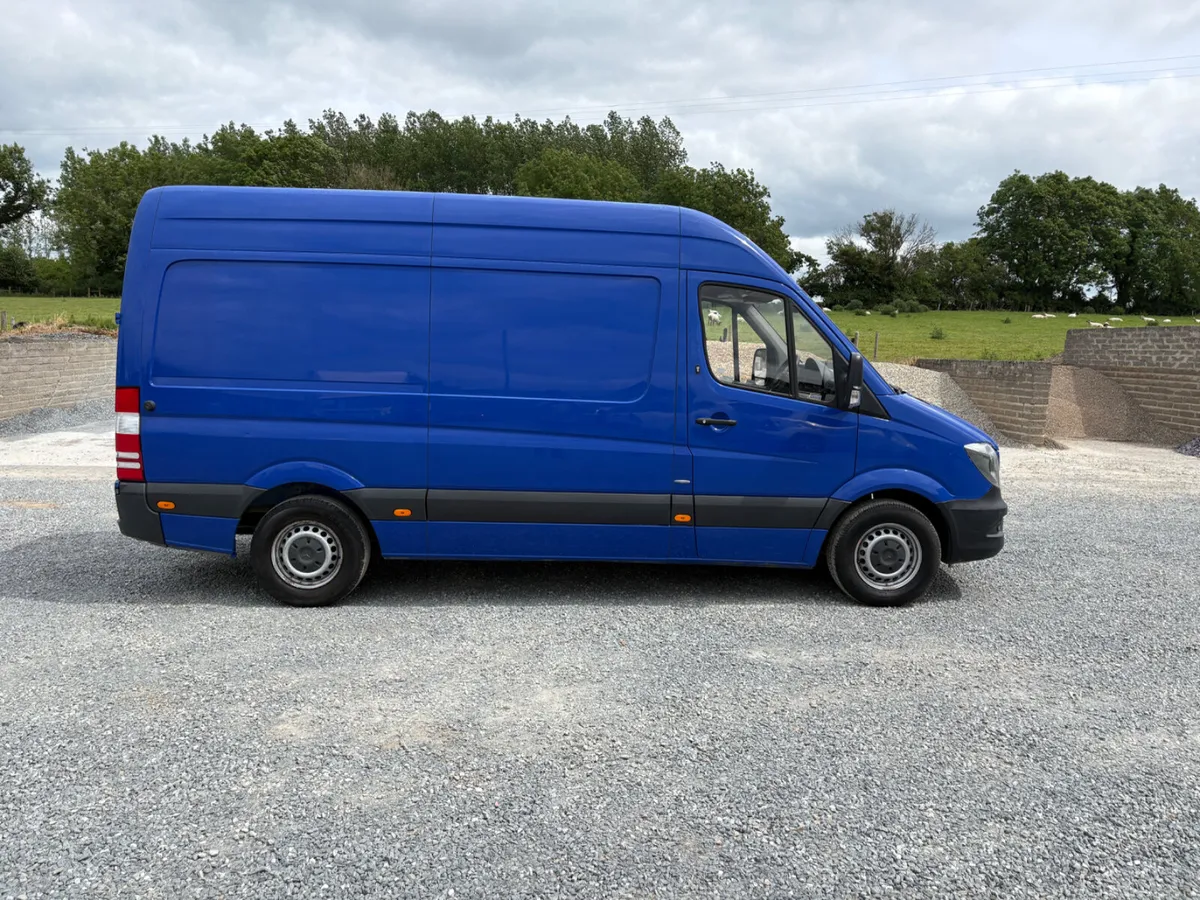 2017 Mercedes Sprinter 314 LOW MILES - Image 2