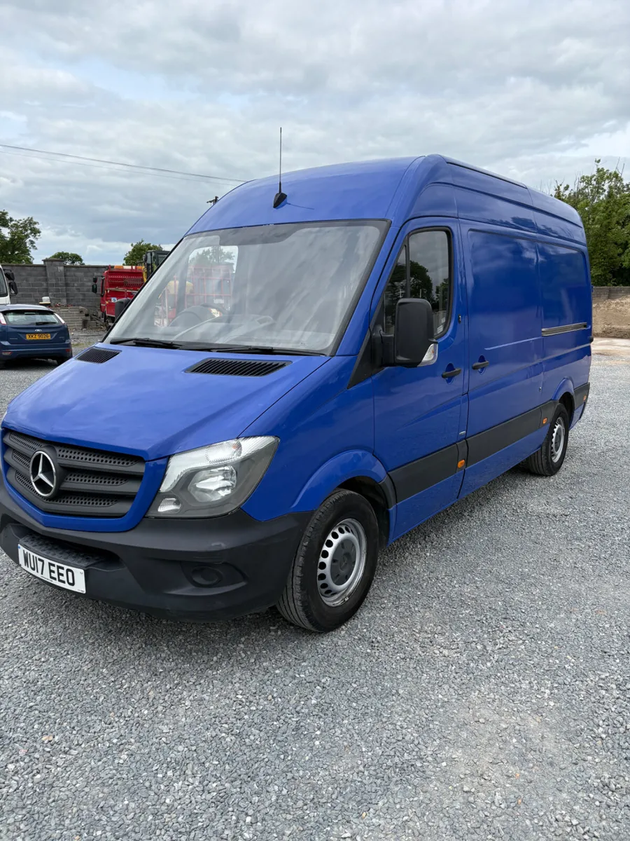 2017 Mercedes Sprinter 314 LOW MILES - Image 3