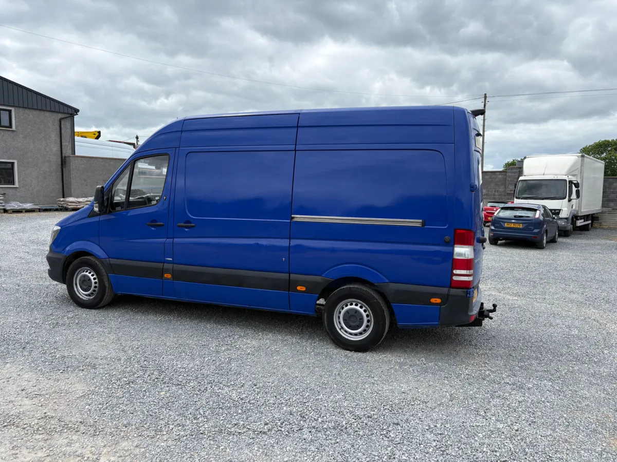2017 Mercedes Sprinter 314 LOW MILES - Image 4