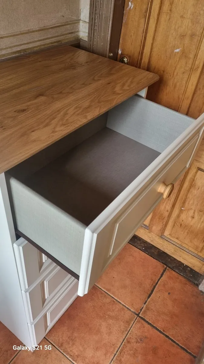Cabinet - Image 2