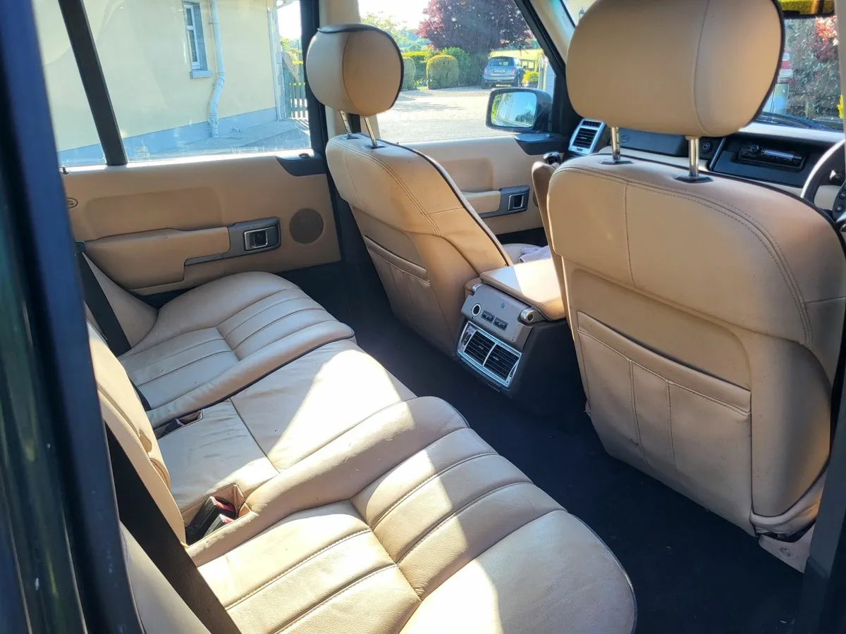 Land Rover Range Rover 2002 - Image 2