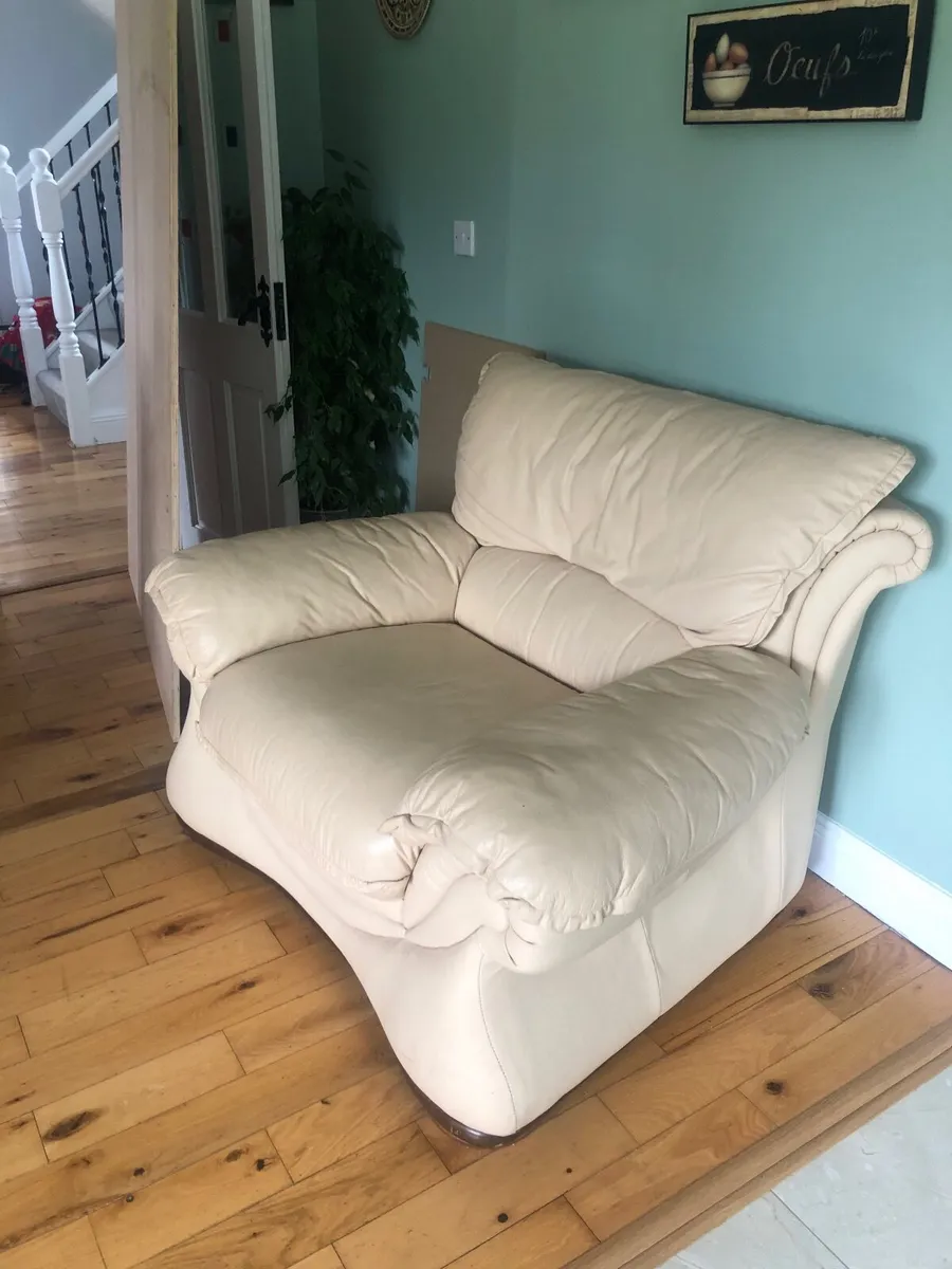 3 seater couch and chair - Image 2