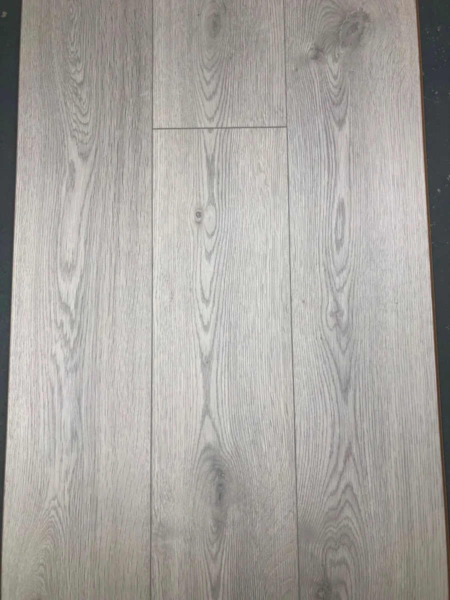 Laminate floor - Image 4