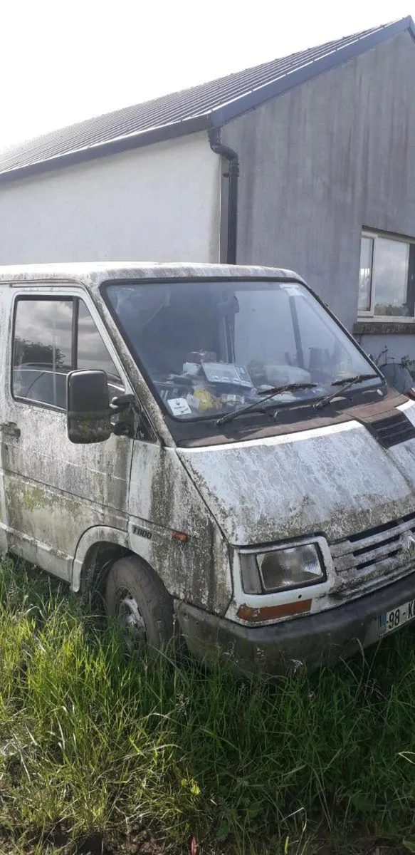 Renault T1100D Van - Image 1