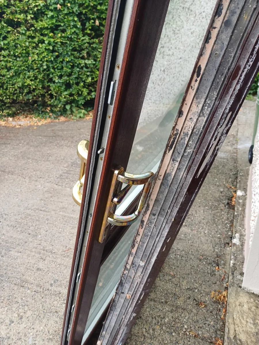 Patio door and window - Image 4