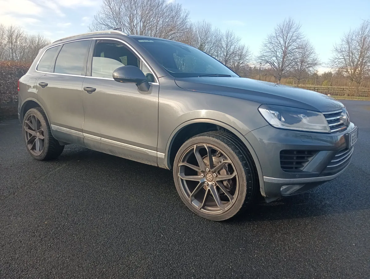 💥2016 Volkswagen Touareg 5 seater crew cab N1💥 - Image 2