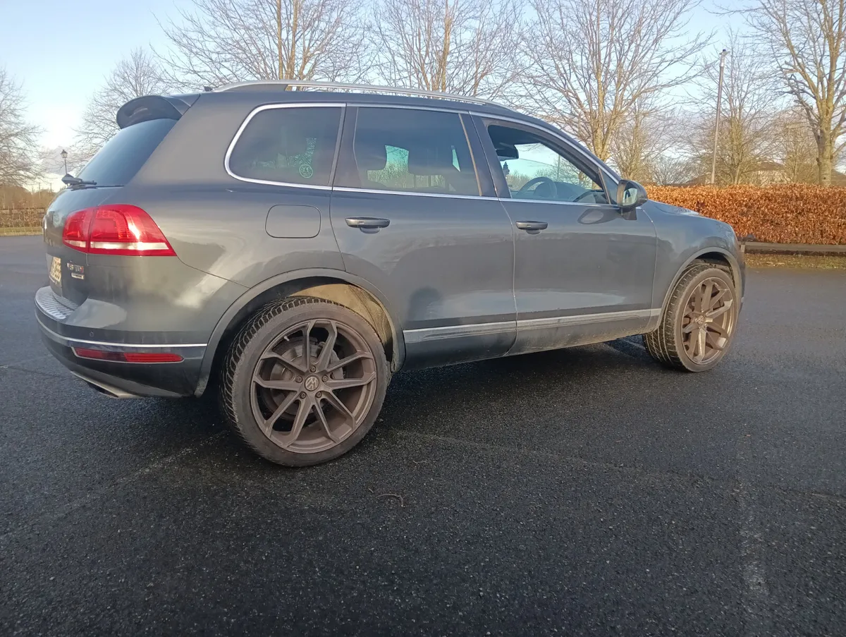 💥2016 Volkswagen Touareg 5 seater crew cab N1💥 - Image 4
