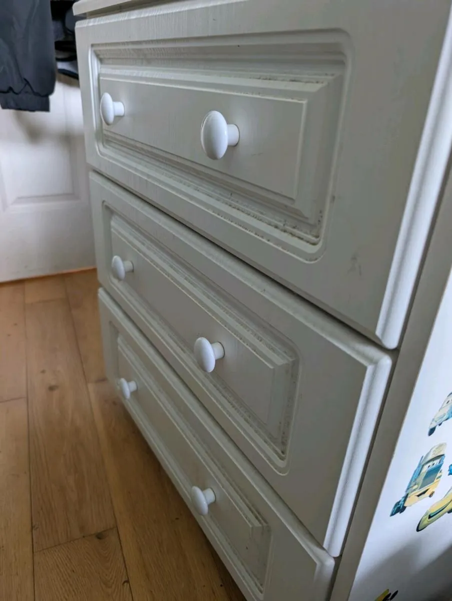 Cabinet - Image 2