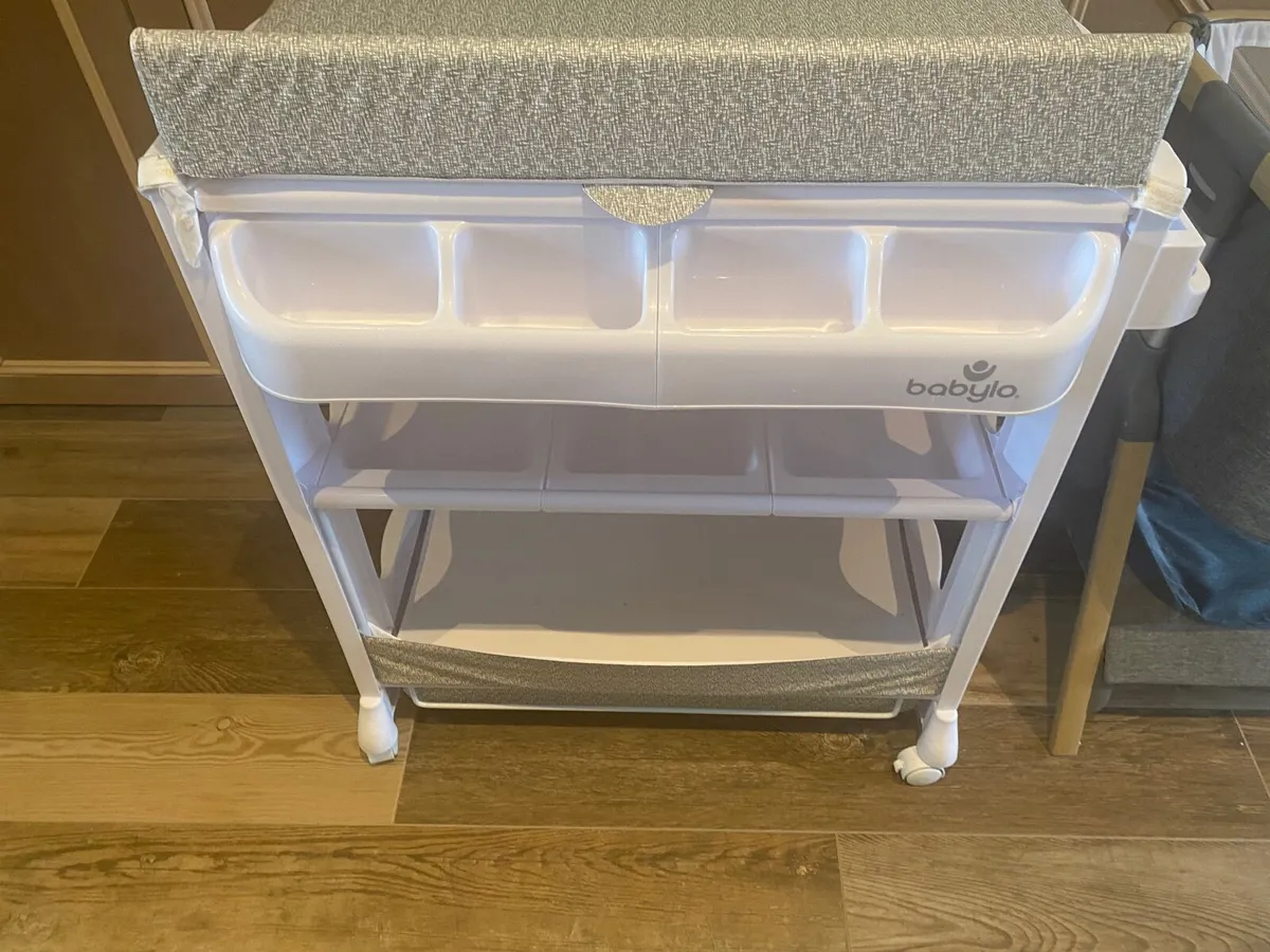 Babylo Bath & Baby Changing Table - Image 3