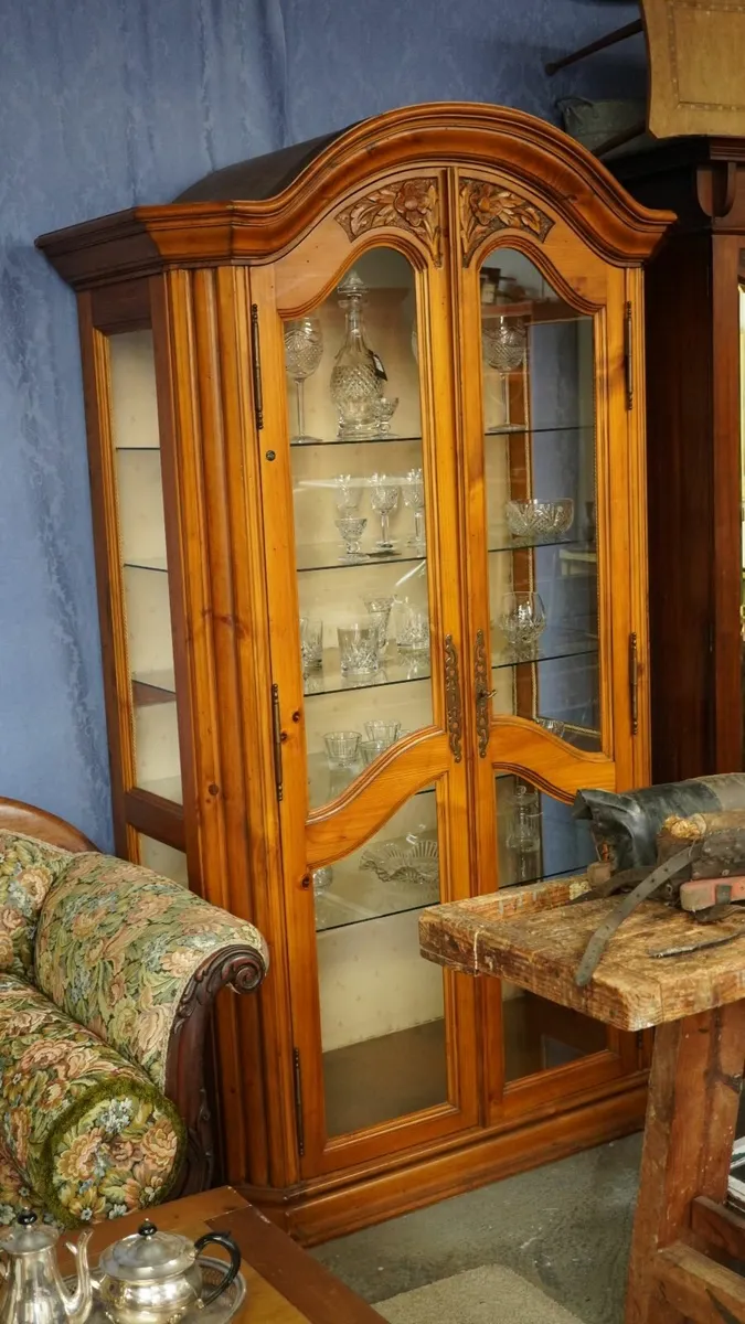 🪟 Spanish Display Cabinet – Vintage, Solid and He - Image 1