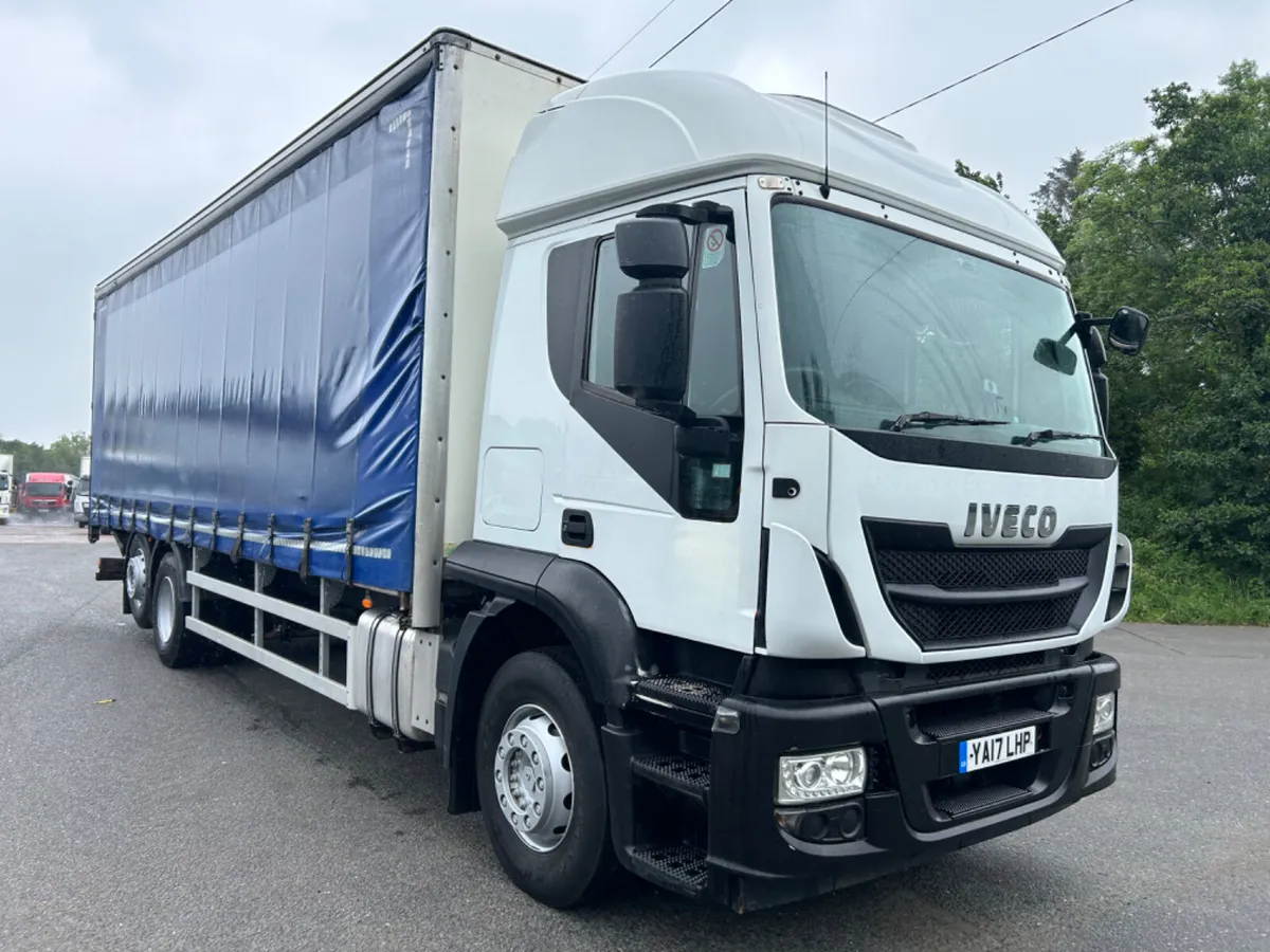 2017 iveco stralis 360 6x2 curtainsider - Image 3