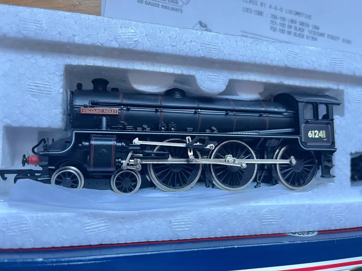 Bachmann BR 4-6-0 Model Railways Steam Engine - Image 2