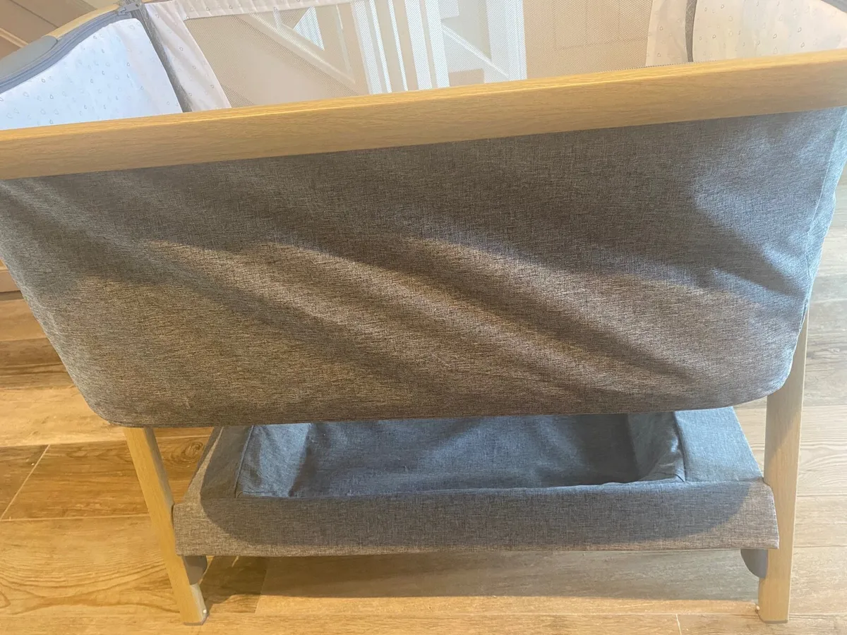 Tutti Bambini CoZee Bedside Crib - Image 4