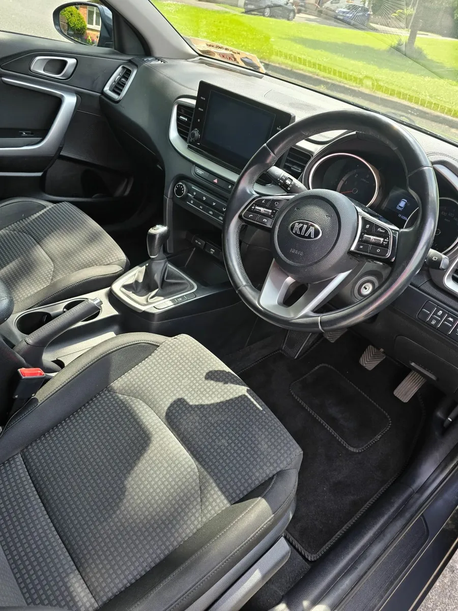 Kia Ceed 2021 - Image 2